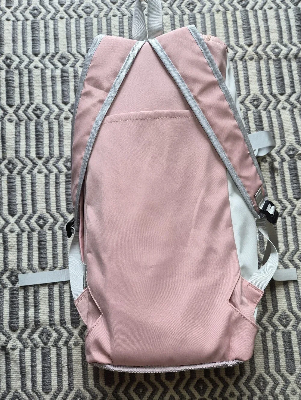 N/A pink gray